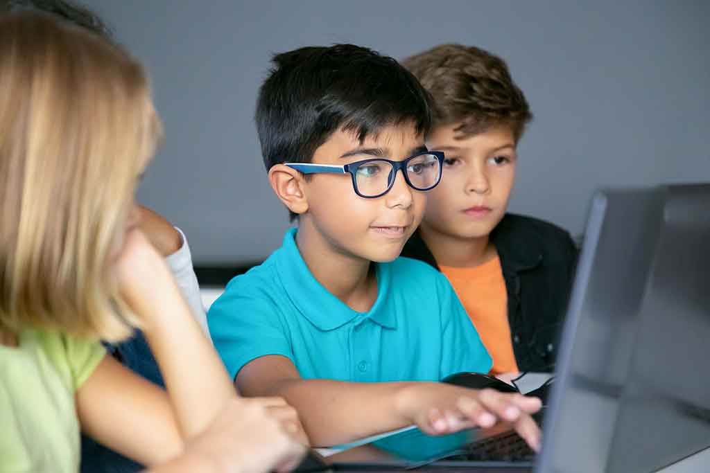 The Right Way for Kids to Learn Technology: A Guide for Indian Parents