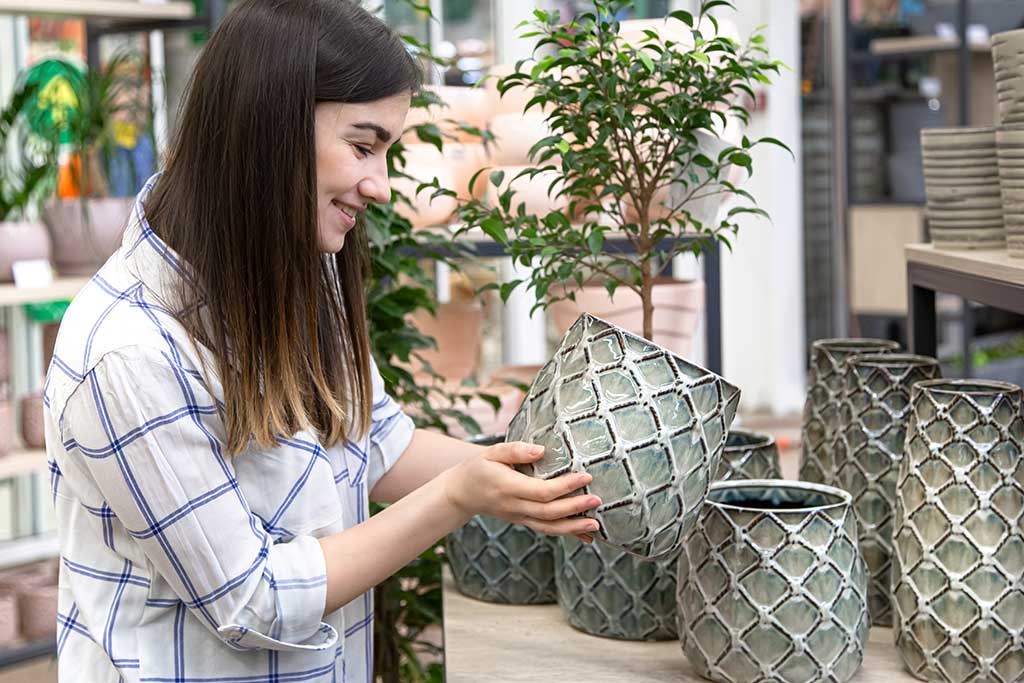 Are Home Decor Stores Profitable? A Look Behind the Curtain